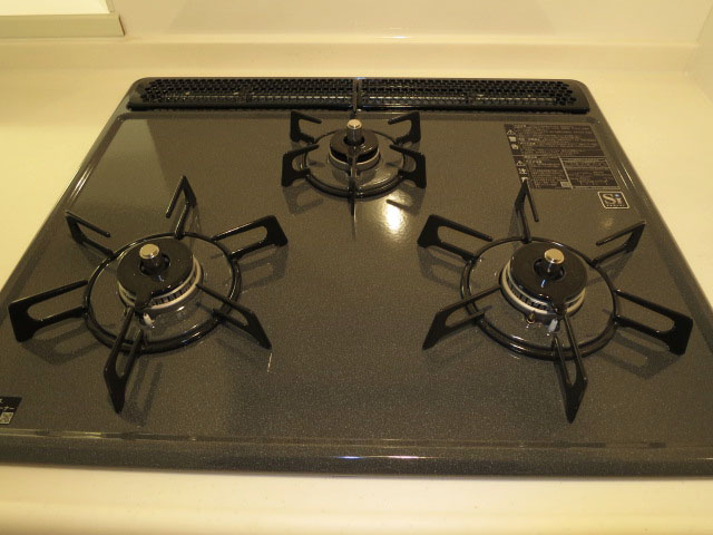 コンロは三口