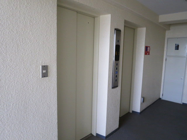 藤和新宿番衆町コープ　エレベーター