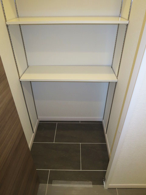 藤和新宿番衆町コープ　玄関収納