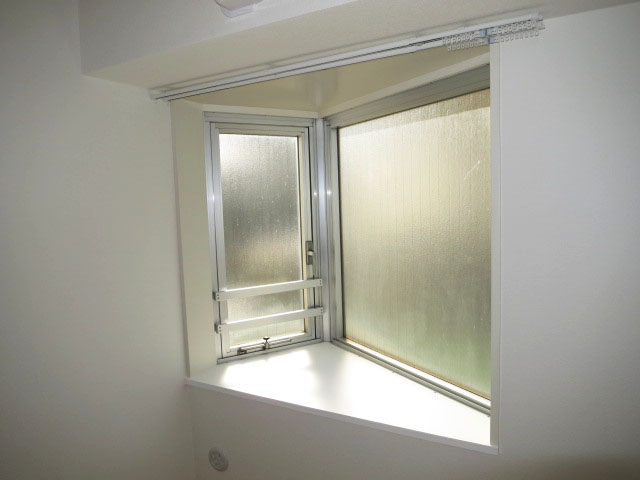 藤和新宿番衆町コープ　サービスルーム出窓