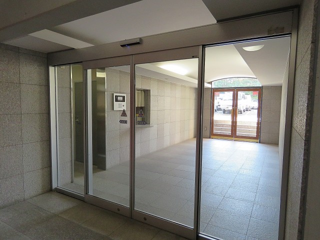 ジェイパーク南麻布　自動ドア