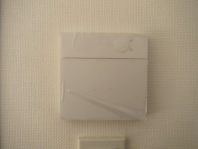 日商岩井本郷マンション　リビングダイニング床暖房パネル