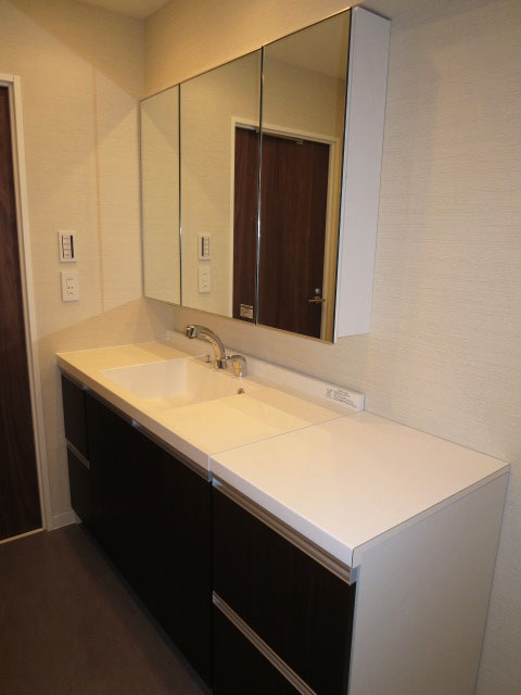 日商岩井本郷マンション　洗面室