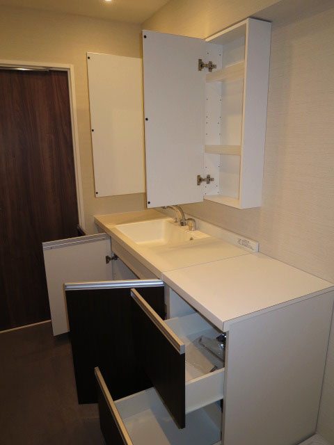 日商岩井本郷マンション　洗面室