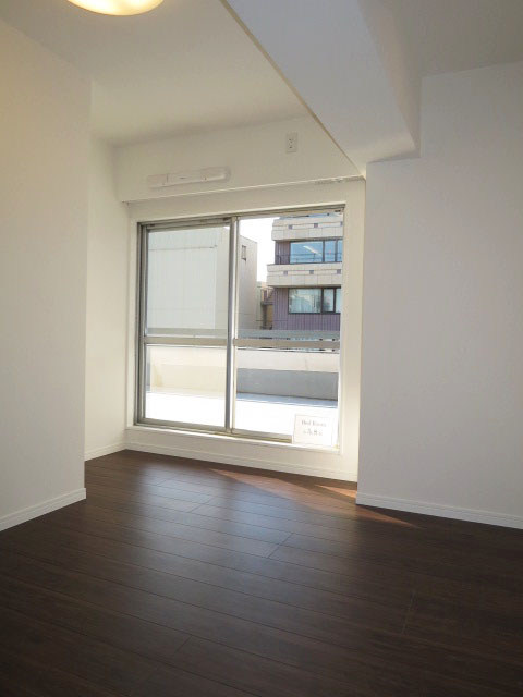 日商岩井本郷マンション　洋室（約4.8帖）