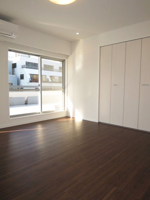 日商岩井本郷マンション　洋室（約7.5帖）