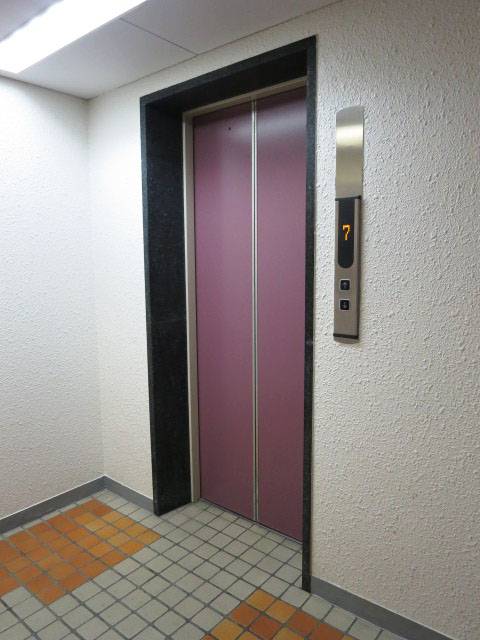ヴァンヴェール新宿　エレベーター