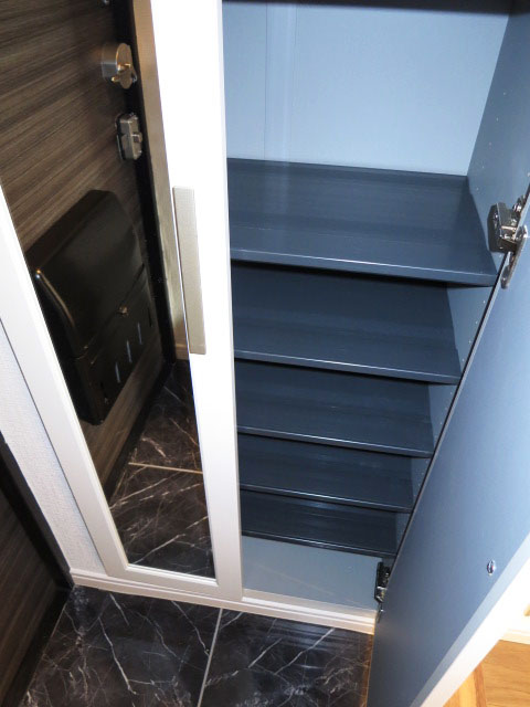 ヴァンヴェール新宿　玄関