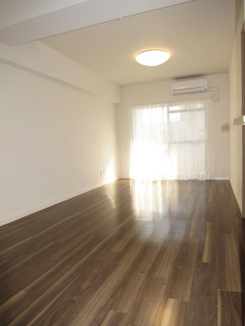 ヴァンヴェール新宿　リビングダイニング