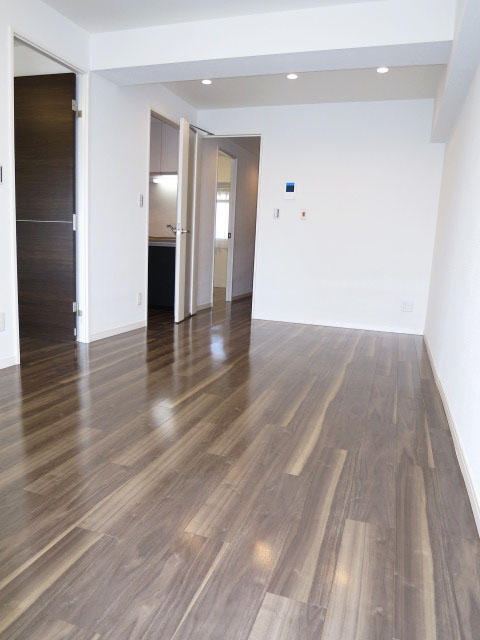 ヴァンヴェール新宿　リビングダイニング