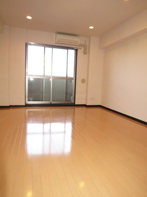 ミリオングランデ元赤坂ヒルズ　リビングダイニング