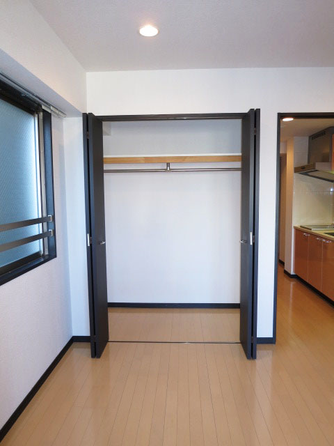 ミリオングランデ元赤坂ヒルズ　リビングダイニング