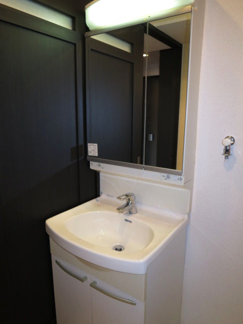 ミリオングランデ元赤坂ヒルズ　洗面室