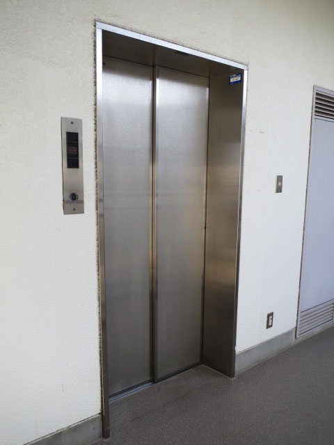 サンセゾン若松町　エレベーター