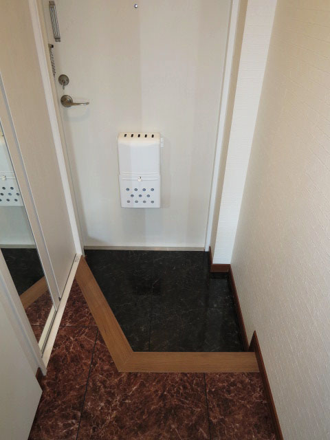 サンセゾン若松町　玄関