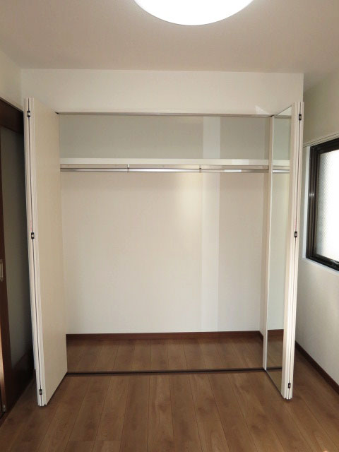 サンセゾン若松町　洋室