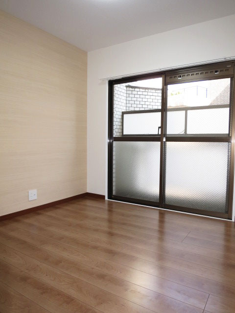 サンセゾン若松町　洋室