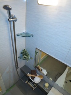 浴室換気乾燥機付のバスルーム