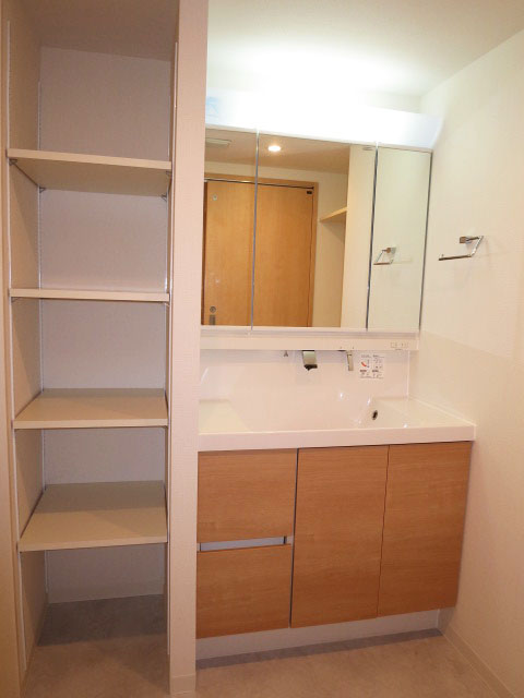 目白ガーデニア　収納たっぷりな洗面室416