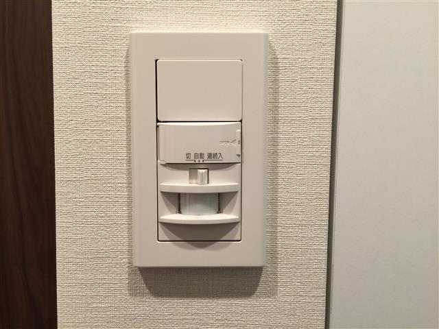 クレール三田　人感センサー