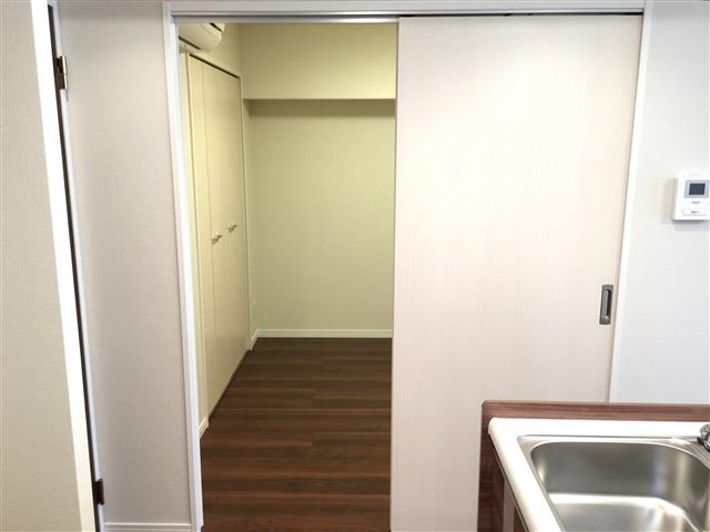 クレール三田　洋室約4帖