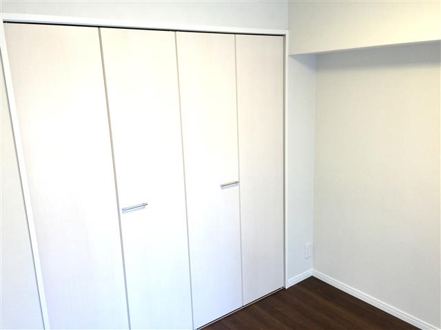 クレール三田　洋室約4.6帖収納