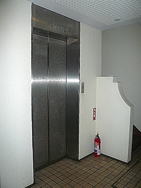 藤和青葉台コープ　エレベーターです。
