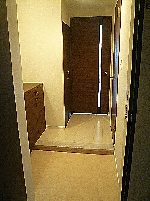 藤和青葉台コープ　ゆとりある玄関ホールです。