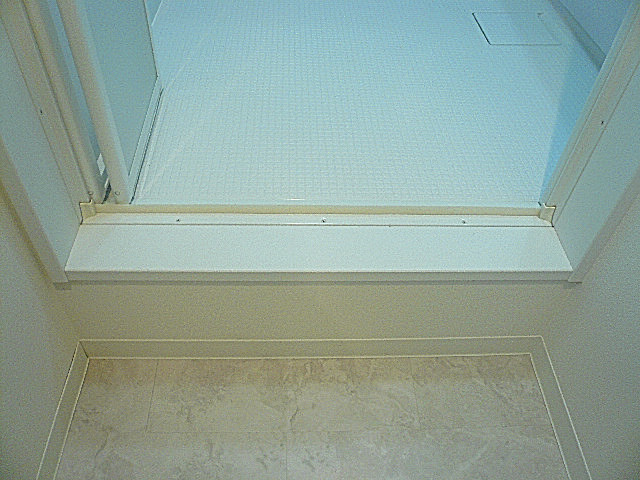 藤和青葉台コープ　浴室換気乾燥機付きバスルーム。