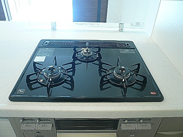 藤和青葉台コープ　3つ口コンロ。