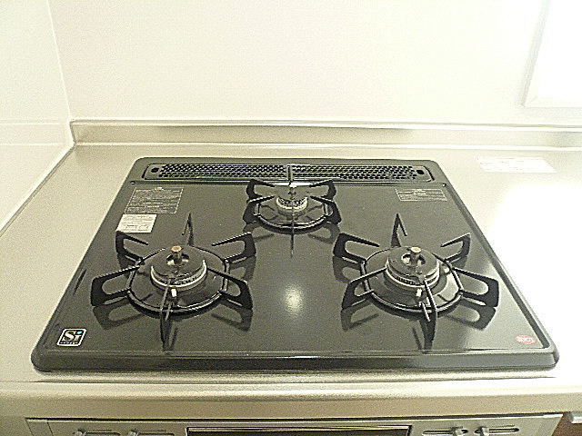 柿の木坂パレス　便利な3つ口コンロです。