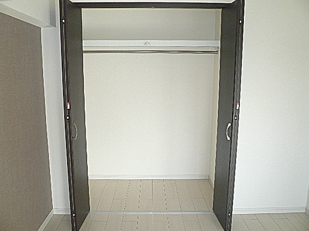 柿の木坂パレス　洋室5.8帖　クローゼット。