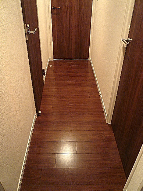 お部屋へと続く廊下です。