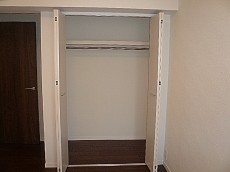 洋室　5.7帖　クローゼット。