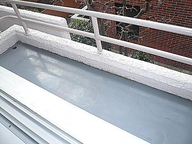 花壇のある洋室6.6帖。