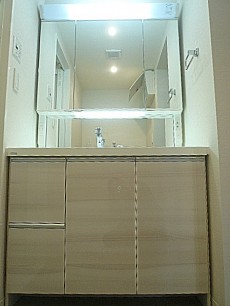 ノーリツ製洗面化粧台です。