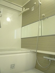 浴室換気乾燥機付き　浴室。