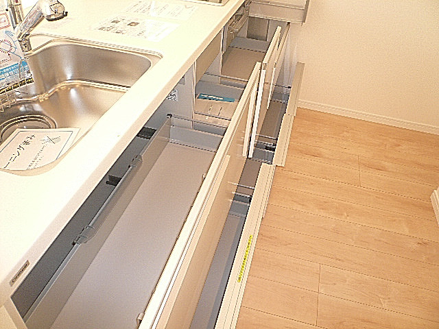 みやすいスライド式収納♪