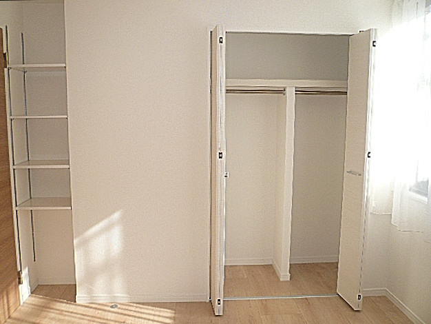 洋室5.9帖　収納です。