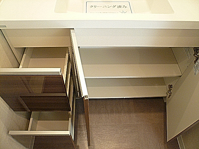 洗面台　収納です。