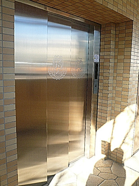 フローレンスパレス多摩川　エレベーターです。