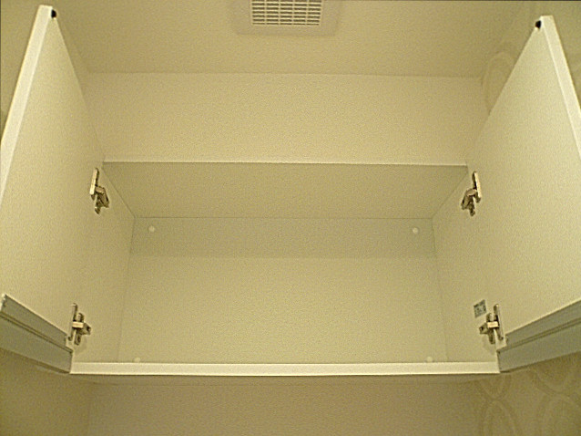 フローレンスパレス多摩川　ホワイトな吊戸棚です。