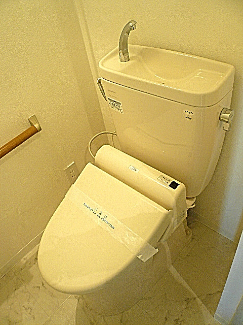 ウォシュレット付トイレです。