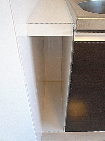 キッチン　収納スペース。