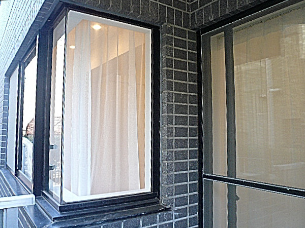 奥行きあるバルコニー