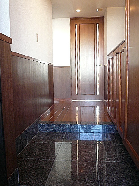 広々とした玄関ホールです。