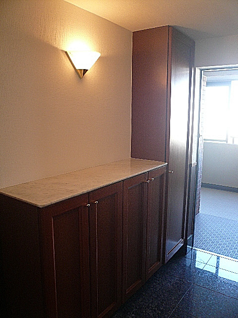 広々とした玄関ホールです。