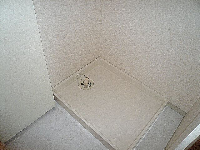 収納棚付き　洗濯機置き場です。