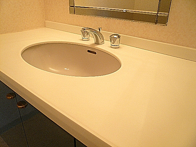 ワイドな洗面化粧台です。