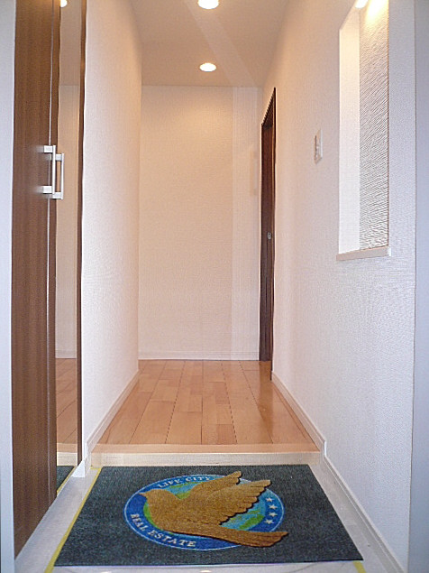 田園調布サニーハイツ　明るい玄関ホールです。